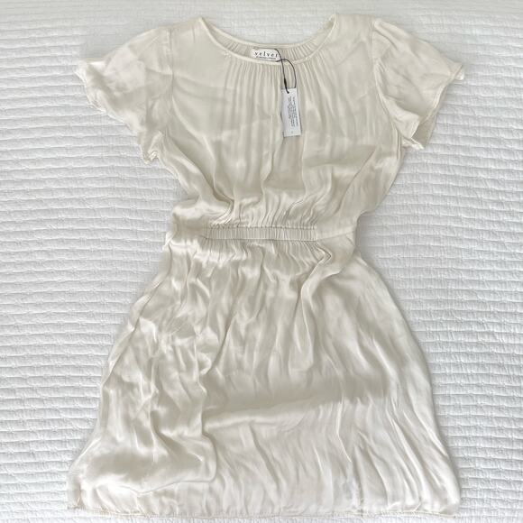 NWT Velvet by Graham & Spencer Satin Short Sleeve Mini Dress in Ivory Size S - Picture 1 of 9
